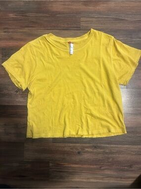Le Bon Shoppe Darling Tee Size M in Banana